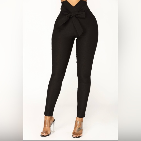 BNWT Fashion Nova Knot Your Girl dress pants size Small - Picture 1 of 3